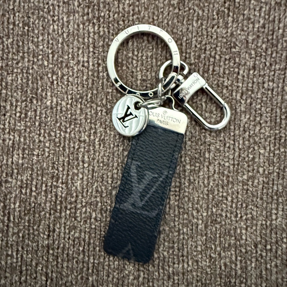 Louis Vuitton Black and Silver Key Holder